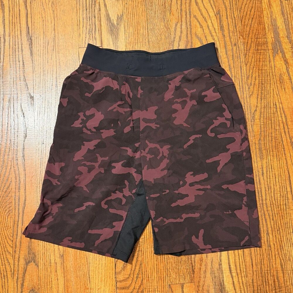 Lululemon Men's Size XS T.H.E. Linerless 9" Incognito Camo Red Shorts M7AAWS
